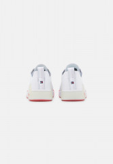 Tommy Hilfiger ELEVATED FEMININE Trainers crystal/coral ELEVATED FEMININE Кроссовки кристалл/коралл
