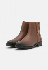 Tommy Hilfiger HARDWARE FLAT BOOT Classic ankle boots winter cognac HARDWARE FLAT BOOT Классические ботильоны зимний коньяк