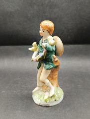 Статуэтка винтажная Im Stil Dresden "Мальчик с двумя птичками", фарфор, 15 см, Германия, 1970-80гг.