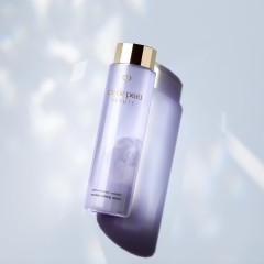 Cle de Peau Beaute Essential Refining Essence  Эфирная очищающая эссенция