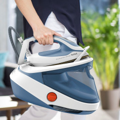 Tefal Tefal Dampfbugelstation GV9710 Pro Express Ultimate, 1200 ml Wassertank, 7,6 Bar Druck, konstante Dampfabgabe: 155 g/Min, Dampfstoss: 580 g/Min.  Паровая гладильная станция Tefal GV9710 Pro Express Ultimate, резервуар для воды 1200 мл, давление 7,6 