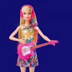 Mattel Barbie Big City Dreams Malibu Sangerin Puppe mit leuchtendem Kleid und Musik inkl. Zubehor Кукла-певица Barbie Big City Dreams Malibu со светящимся платьем и музыкой, включая аксессуары