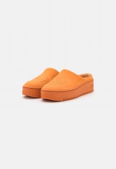 Nike Sportswear W AF1 LOVER XX Pantolette flach cinder orange W AF1 LOVER XX Мюли на плоской подошве пепельный апельсин