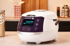 Reishunger Reishunger Reiskocher Digitaler Reiskocher  Dampfgarer, 860 W, Timer- und Warmhaltefunktion, 7-Kochphasen-Technologie, LED-Display Grau mit Kochbuch Рисоварка Reishunger цифровая рисоварка-пароварка, 860 Вт, таймер и функция поддержания тепла, 