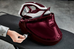 Tefal Tefal Dampfbugelstation GV9810 Pro Express Vision inklusive Dampfburste DT2026, 1100 ml Wassertank, 8,3 Bar-Druck, 180 g/Min. konstanter Dampf, 680 g/Min. Dampfstoss  Паровая гладильная станция Tefal GV9810 Pro Express Vision, включая паровую щетку 