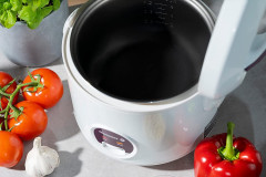 Reishunger Reishunger Reiskocher Reiskocher, 500 W, Mit Dampfgarfunktion  Warmhaltefunktion Schwarz Рисоварка Reishunger рисоварка, 500 Вт, с функцией приготовления на пару, функцией поддержания тепла
