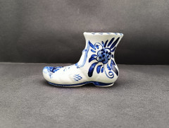 Статуэтка винтажная Delft Blue &quot;Голландский сапог&quot; с цветочным декором и мельницей, ручная роспись, фарфор, 11 х 7 см, Голландия, 1960-70гг.