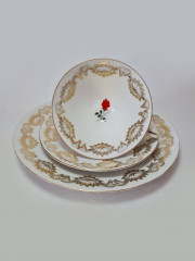 Bareuther Waldsassen Bavaria Чайное трио с позолоченным узором &quot;Красная роза&quot;, Германия, 1960-70гг.