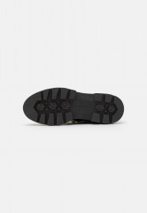 Tommy Hilfiger MONOCHROMATIC CHELSEA BOOT CHAIN Platform boots black MONOCHROMATIC CHELSEA BOOT CHAIN - Ботинки на платформе черный