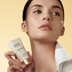 DIOR La Creme Protectrice Visage SPF 30  La Creme Protectrice Visage SPF 30