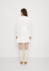 Tommy Hilfiger SHORT DRESS Shirt dress optic white КОРОТКОЕ ПЛАТЬЕ Платье-рубашка оптический белый