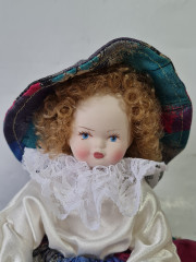 Кукла винтажная Capodimonte в заводской упаковке, 11 x 21 см, Италия, 1960-1970гг.