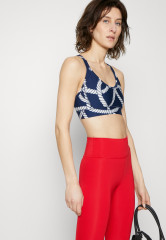 Tommy Hilfiger ESSENTIALS LEGGING 7/8 Leggings primary red ESSENTIALS ЛЕГГИНСЫ 7/8 Леггинсы первичный красный