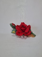 Статуэтка винтажная большая Capodimonte "Алая роза и бутон", фарфор,10 х 20 см, Италия, 1960-70гг.