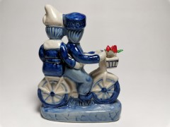 Delft Holland, Делфтский фарфор Коллекционная статуэтка &quot;Парочка на велосипеде&quot; Голландия, 10см х 12см х 3,5см