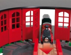 BRIO Grosser Ringlokschuppen Большая развязка