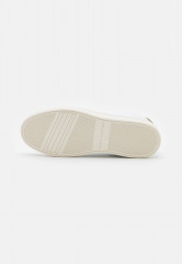 Tommy Hilfiger ELEVATED ESSENTIAL COURT  Trainers white/galvanic green ПОВЫШЕННЫЙ ESSENTIAL COURT Кроссовки белый/гальванический зеленый
