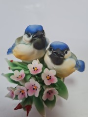 Статуэтка винтажная миниатюрная Capodimonte "Две птички на цветах", фарфор, 9 см, Италия, 1960-70гг.