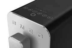 Smeg Smeg Espressomaschine BCC13BLMEU Kaffeevollautomaten mit Milchfunktion  Эспрессо-машина Smeg BCC13BLMEU полностью автоматическая кофемашина с функцией молока