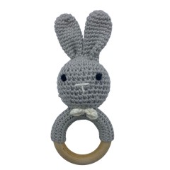 Angels Baby Gehakelte Babyrassel aus Baumwolle mit Beissring aus Holz in niedlichem Tiermotiv Вязаная крючком детская погремушка из хлопка с деревянным колечком для прорезывания зубов в милом зверином мотиве.