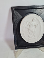 Картина винтажная Meissen, Thalia, керамика в деревянной раме, отлита по оригинальным формам Дж.Дж.Кендлера, 23 x 19,5 см, Германия, 1981 г.