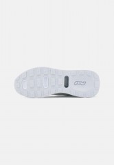 Nike Sportswear AIR MAX PRE-DAY Sneaker low white/phantom/summit white AIR MAX PRE-DAY — Низкие кроссовки женские белый/призрачный/вершинно-белый