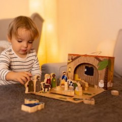 yoamo Spielkrippe Spielkoffer fur Kinder mit Holzfiguren mit Weihnachts-Geschichte Детский вертеп с деревянными фигурками и рождественской сказкой