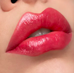 Catrice Lippenstift Power Plumping Gel Lipstick Rule The World 150, Катрис Губная помада с мерцающими частицами и гиалуроновой кислотой, №150, 3,3г.