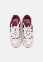 Nike Sportswear W AF1 SHADOW Sneaker low light soft pink/canyon rust/fossil stone/team red/photo blue/blue jay W AF1 SHADOW Низкие кроссовки женские светло-розовый/каньонная ржавчина/ископаемый камень/командно-красный/голубой фото/голубая сойка