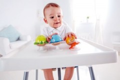 HAPE Saugnapf Rasselset Набор погремушек на присоске