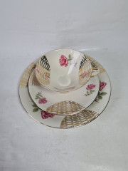 Чайное трио винтажное Im Stil Winterlingс цветочным декором и золотистым орнаментом, фарфор, Германия, 1970-80гг.