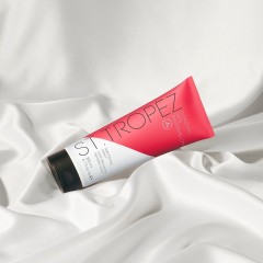 St.Tropez Graduell braunende und straffende Bodylotion, Wassermelonen-Duft  Лосьон для тела «Постепенный загар и укрепляющий» с ароматом арбуза.