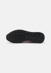 Nike Sportswear NIKE INTERNATIONALIST DAMENSCHUH Sneaker low champagne/white/black ЖЕНСКАЯ ОБУВЬ NIKE INTERNATIONALIST — Низкие кроссовки женские шампань/белый/черный