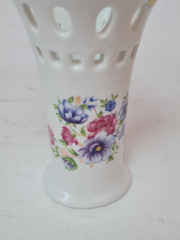 Lily Creek Белая фарфоровая ваза с резным краем и позолотой 24К "Букет цветов", 10 x 6,5 см, Германия, 1960-70гг.