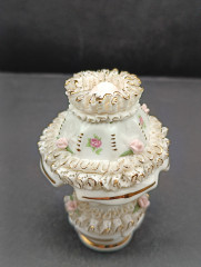 Статуэтка винтажная Capodimonte / Victoria с изображением женского портрета, фарфор, 11 х 6.5 см, Италия, 1960-70гг.