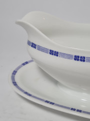 Соусник винтажный J&amp;C Trianom Bavaria, белый фарфор с синим узором, 22,5 x 13,5 x 10 см, Германия, 1960-70гг.