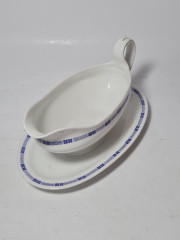 Соусник винтажный J&amp;C Trianom Bavaria, белый фарфор с синим узором, 22,5 x 13,5 x 10 см, Германия, 1960-70гг.