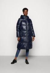 Tommy Hilfiger SORONA PADDED LOGO MAXI Winter coat desert sky SORONA PADDED LOGO MAXI Зимнее пальто небо пустыни