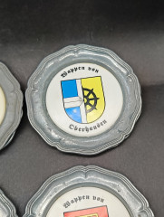 Набор тарелок винтажных DBGM &quot;Герб Райнхайма&quot;, &quot;Герб Буттенхайма&quot;, &quot;Герб Филипсбурга&quot;, &quot;Герб Кирлаха&quot;,  &quot;Герб общины Райнхаузен&quot;,  &quot;Герб города Оберхаузен&quot;, олово, 6 шт, 10 см, Германия, 1970-80гг.