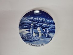 Тарелка декоративная винтажная Bavaria &quot;Рождество в Германии&quot;, кобальт, фарфор, 19,5 см, Германия, 1987 год.