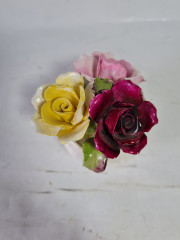 Фигурка винтажная Heathcote Hall LTD "Фиолетово-желтые цветы в миниатюрной вазе", фарфор, 8,5 x 9 см, Англия, 1960-70гг.