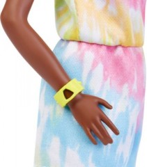 Mattel Barbie Fashionistas Puppe (Multi-Color Tie-Dye Romper) Кукла Barbie Fashionistas (многоцветный комбинезон с принтом тай-дай)