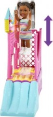 Mattel Barbie Skipper Babysitters Inc. Hupfburg-Spielset mit Puppen und Zubehor Надувной замок Barbie Skipper Babysitters Inc. с куклами и аксессуарами