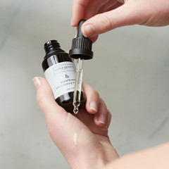 Edible Beauty amp; Snowflower Illuminating Face Oil & Сияющее масло для лица Snowflower