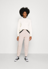 Tommy Hilfiger Tracksuit bottoms balanced beige Нижняя часть спортивного костюма сбалансированный бежевый