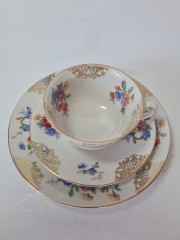 Чайное трио винтажное Schwarzenhammer с обильным позолоченным декором и букетами цветов, ручная роспись, Германия, 1960-70гг.