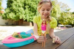 Mattel Barbie Boot-Spielset mit Puppe inkl. Haustier Hundchen und Zubehor Лодка Барби с куклой, включая щенка и аксессуары