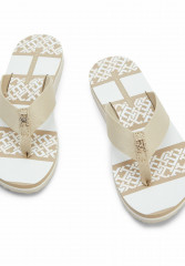Tommy Hilfiger TH MONOGRAM ESSENTIAL WEBBING  T-bar sandals sandalwood TH MONOGRAM ESSENTIAL WEBBING Сандалии с Т-образной перемычкой сандаловое дерево