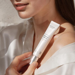 MADARA Time Miracle Radiant Shield Tagescreme LSF 15  Дневной крем Time Miracle Radiant Shield SPF 15