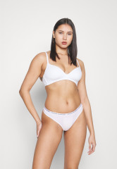Tommy Hilfiger 3P THONG  Thong white/light pink 3P THONG Стринги белый/светло-розовый